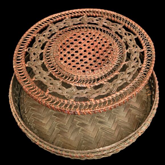Vintage Handwoven Wicker Basket Tray Round Decorative 12" x 3" Rustic Boho - Picture 2 of 4